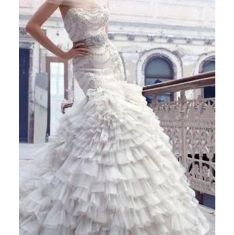 Lazaro Sample Wedding Dress